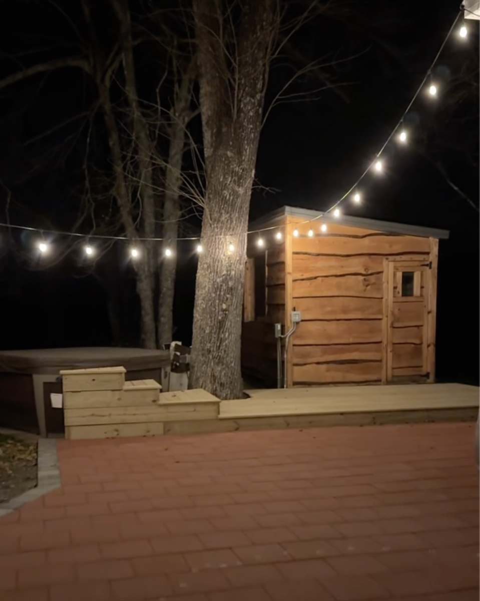 Outdoor hot tub with mountain views